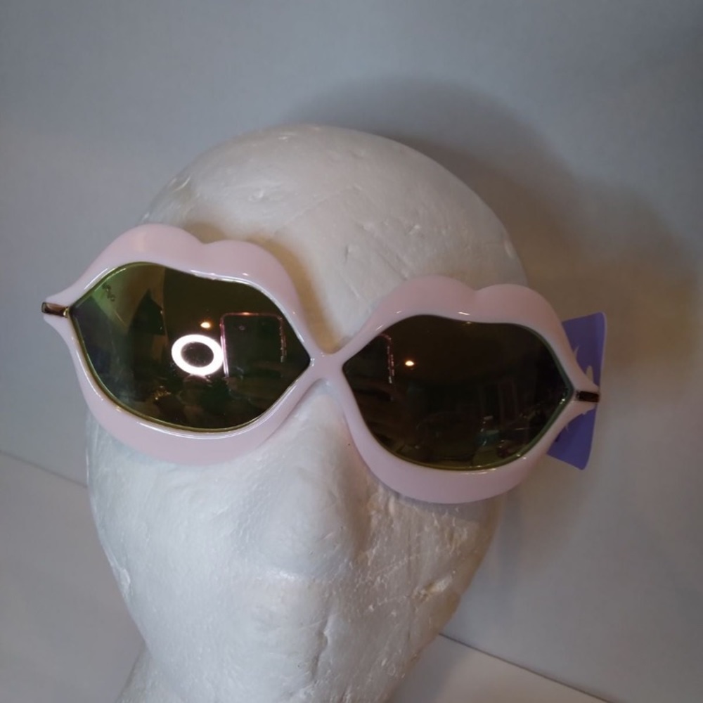 Claire’s Pink Sunglasses Kiss Sunglasses